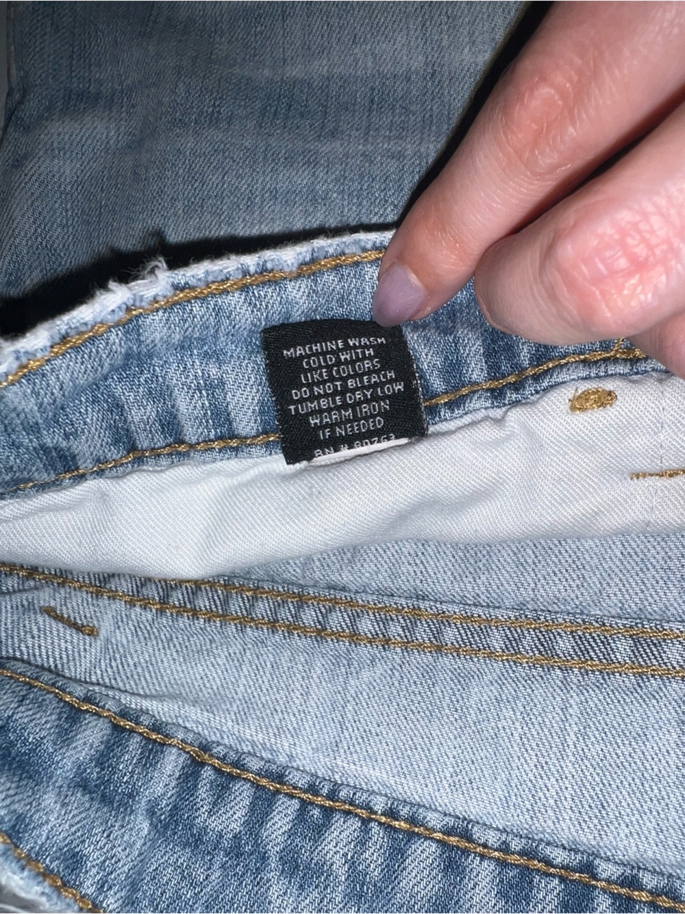 Vintage Y2K London Jeans Shorts - Picture 4 of 8